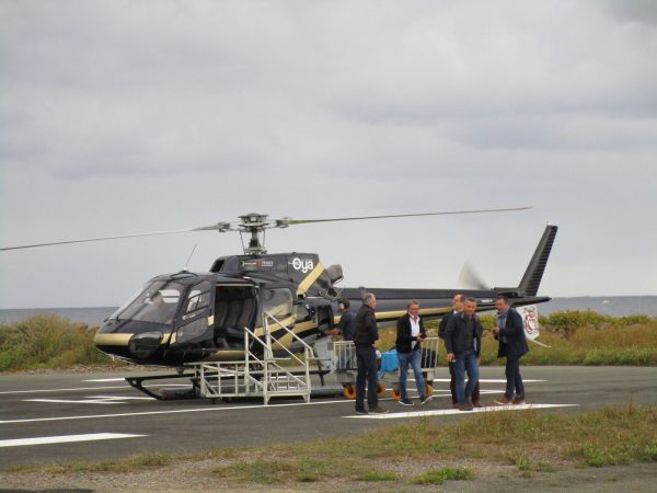 vol et survol en hélicoptère avec insularis agence événementielle séminaire entreprise ile en france activité teambuilding