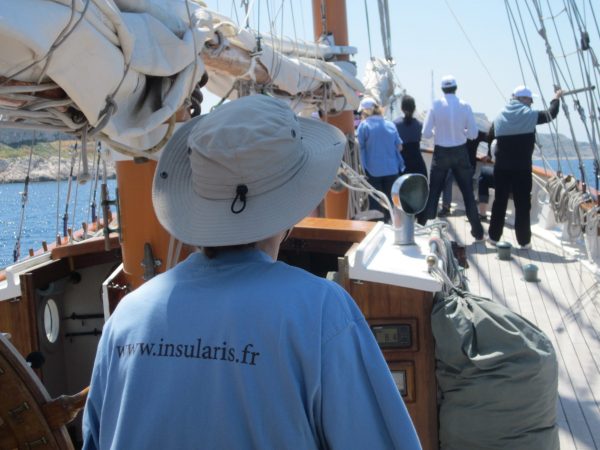 team insularis séminaire entreprise teambuilding croisière vieux gréement abordage manoeuvre Les Calanques - Marseille - Cassis - Iles Frioul