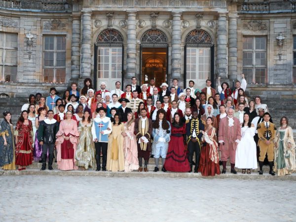 soirée a thème soirée en costume d'époque chateau